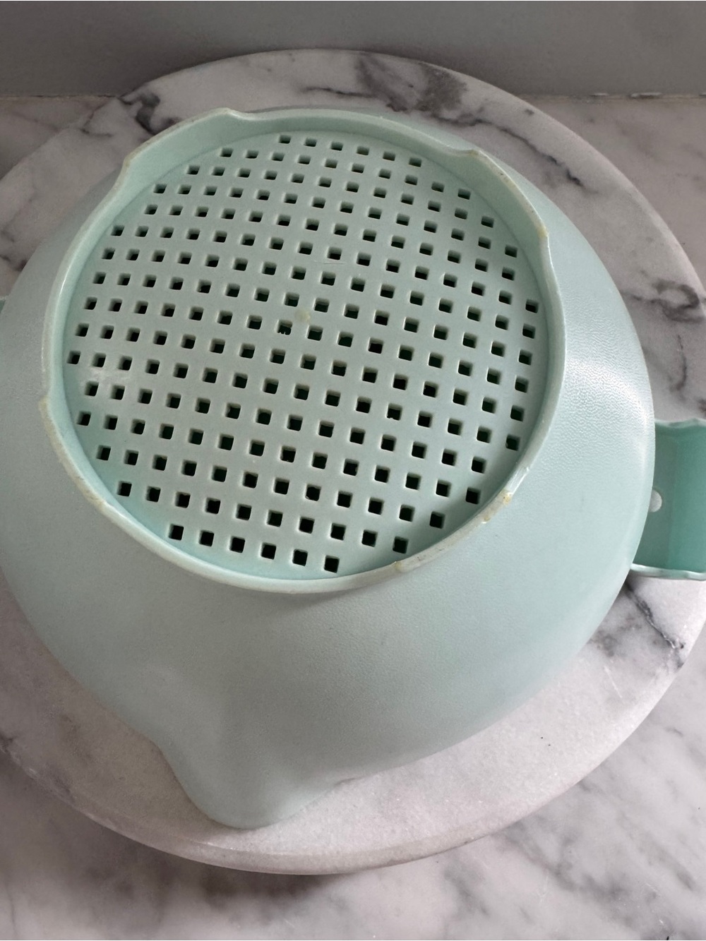 Vintage Tupperware Seafoam Colander Strainer with Handle 1523-4 - Picture 3 of 6